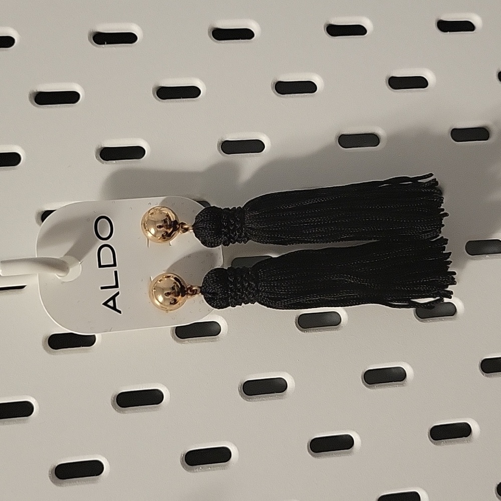 NWT Aldo Baerien Black Tassel Earrings - Picture 2 of 6